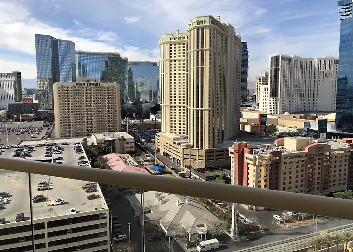 True 1Br Balcony Suite With Strip View At Mgm Signature Las Vegas
